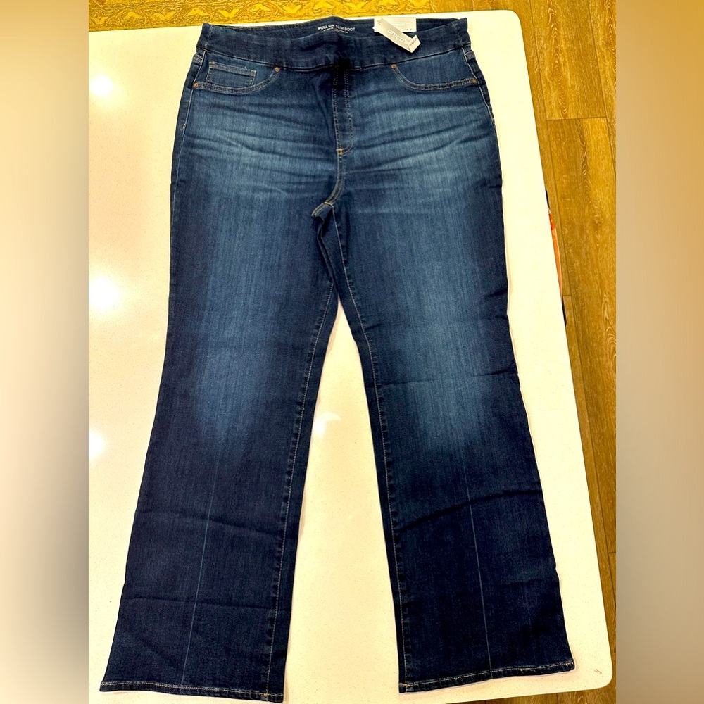 NWT. Chicos denim jeans.